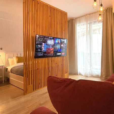 Forest Oasis Studio - Free Netflix And Disney Plus Predeal Luaran gambar